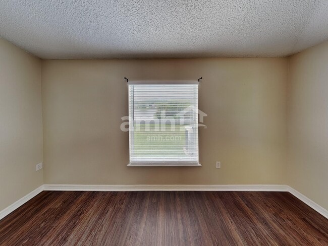 Building Photo - 6606 Gentle Oaks Dr N