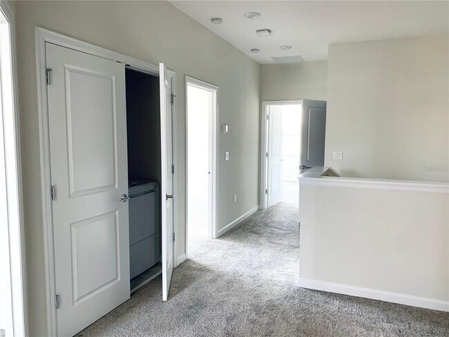 Building Photo - 8508 Golf Wy