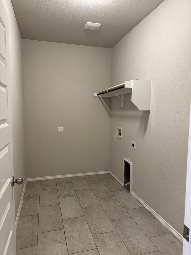 Building Photo - 7207 Fallen Crest Ln