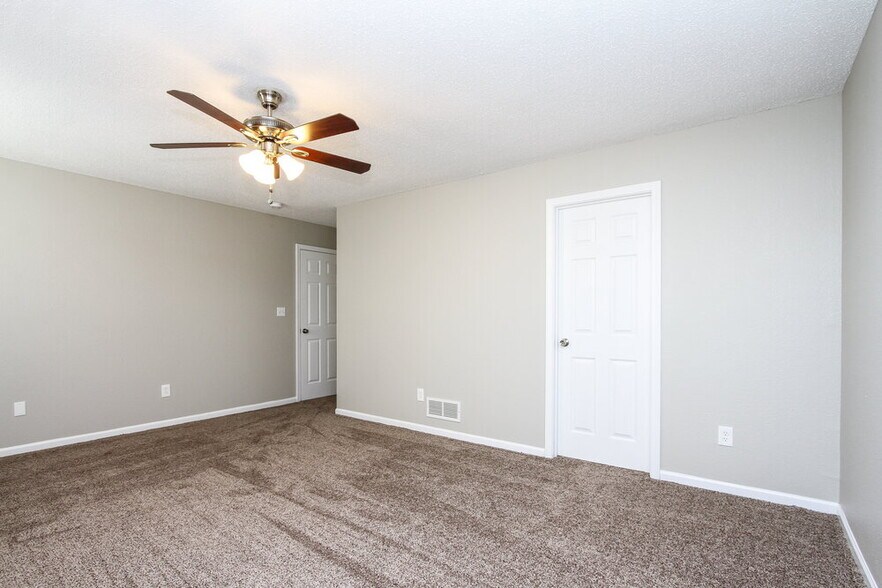 Building Photo - 8020 Lake Tree Cir