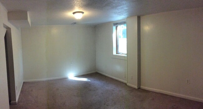 Building Photo - 700/702 South Lashley Lane