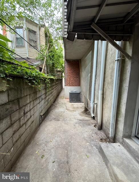 Court Yard - 1620 N 26th St