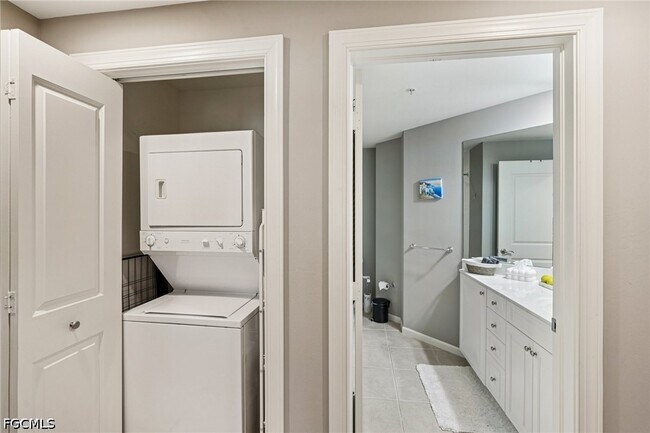 Building Photo - 5781 Cape Harbour Dr