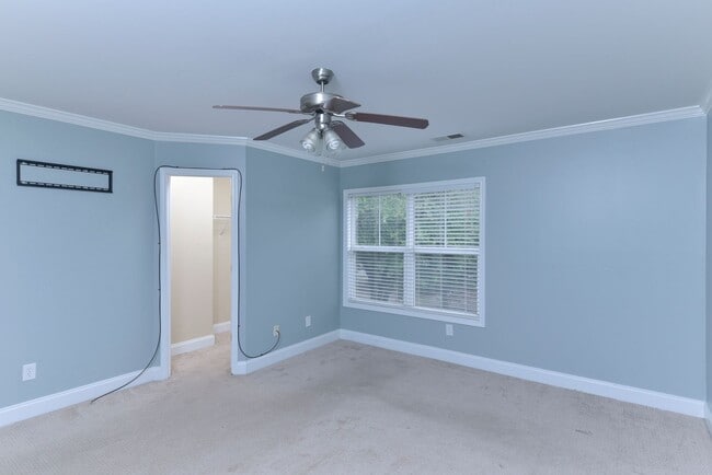 Building Photo - 2 Bedroom, 2.5 Bath in Hampton Forest- Mov...