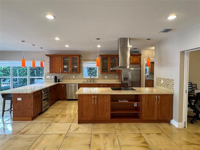 Building Photo - 5200 Riviera Dr