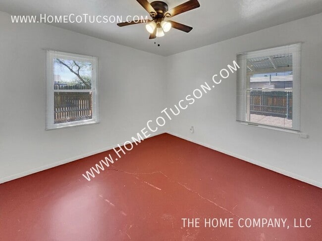 Building Photo - 1721 E Adelaide Dr