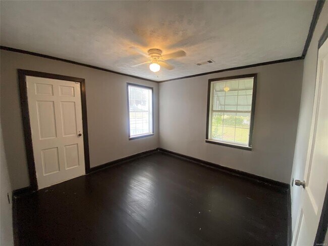 Building Photo - 3577 Whiting Ave