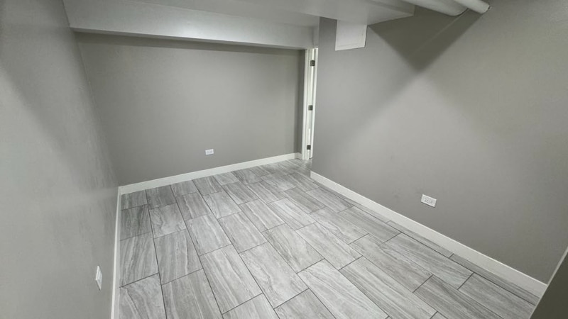 Building Photo - 4207 N Linder Ave