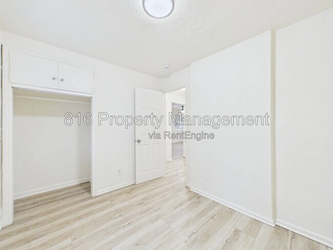 Building Photo - 6711 Agnes Ave