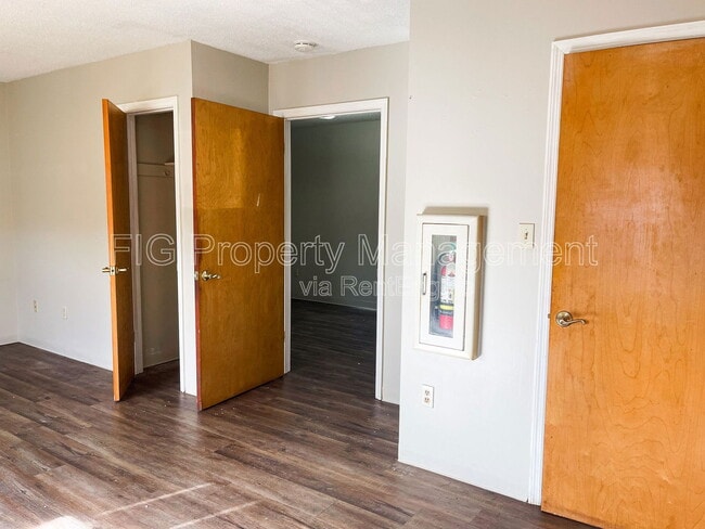 Building Photo - 705 Sanquine Way