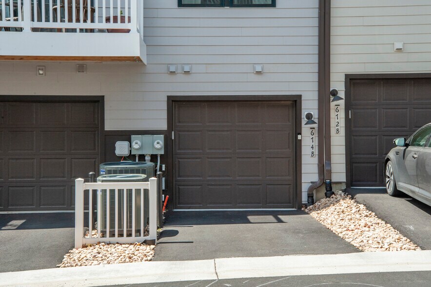 Building Photo - 674 Noush Ct