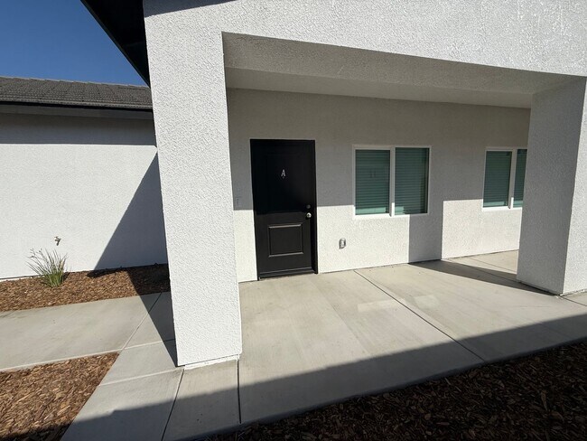 Building Photo - 9007 Canyon St