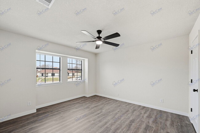 Building Photo - 5028 Groom Ln