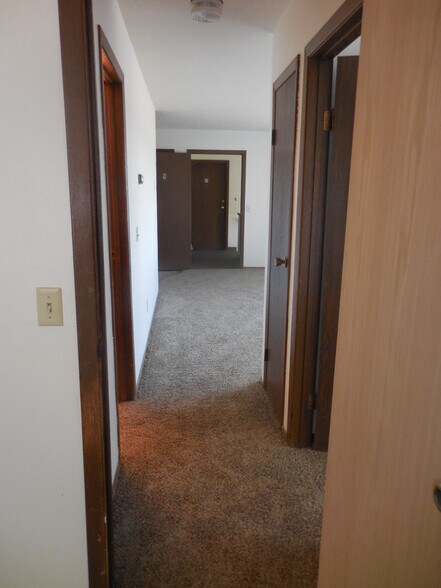 Building Photo - 1718 14th Ave W