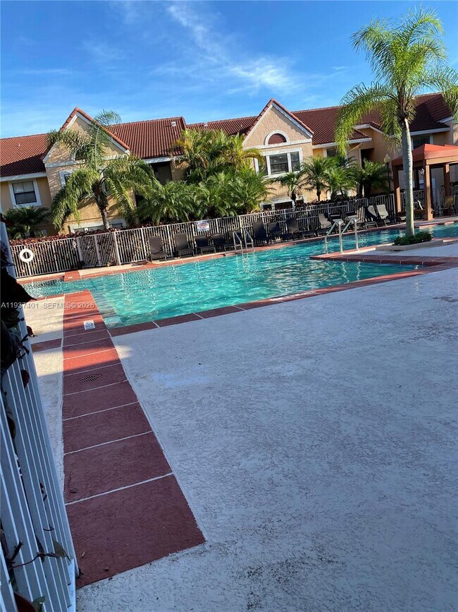 Building Photo - 10441 SW 156th Ct