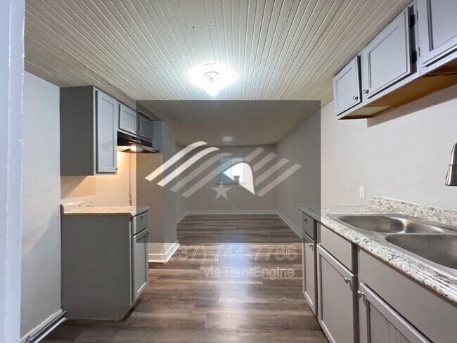 Building Photo - 1548 Lingo St