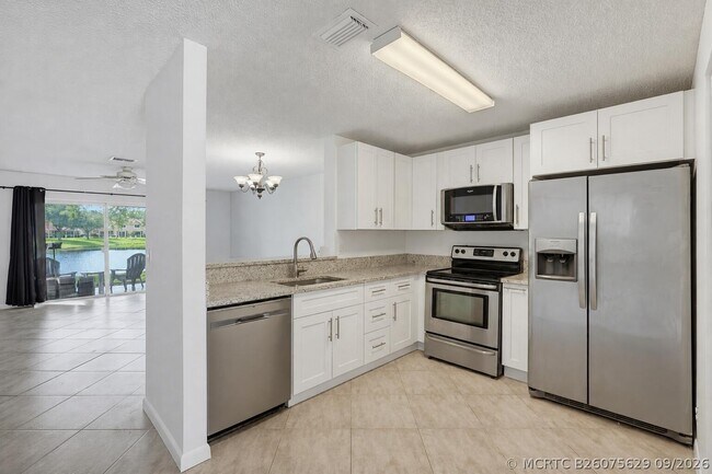 Building Photo - 9767 Kamena Cir