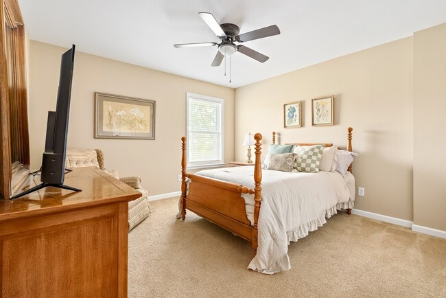 Building Photo - 304 Squirrel Hollow