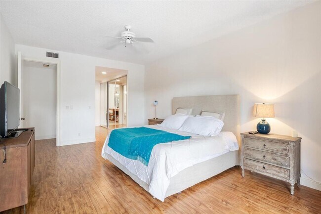 Building Photo - 2592 Sheltingham Dr