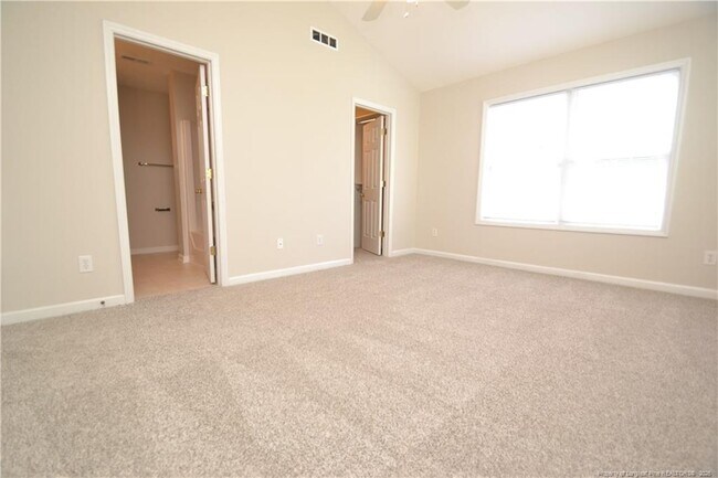 Building Photo - 1914 Sterling Hill Dr