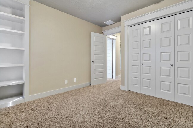 Building Photo - 4300 N Chapala Way