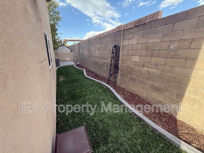 Building Photo - 12516 Snowmass Way NE