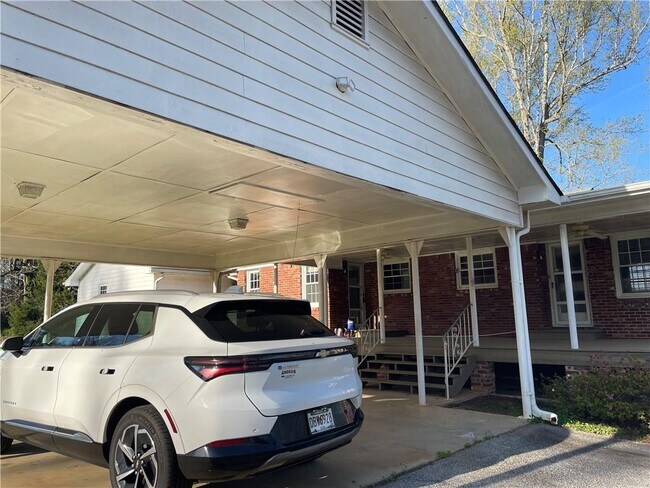 Building Photo - 3633 Loganville Hwy SW