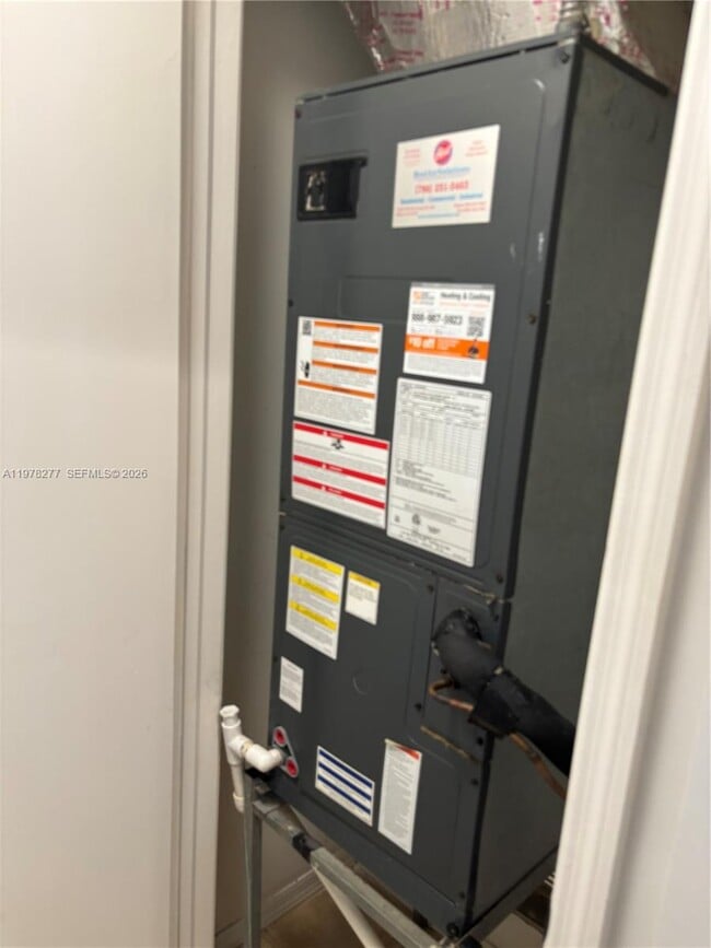 Building Photo - 6700 NW 114th Ave