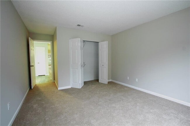 Building Photo - 6033 Coventry Cir