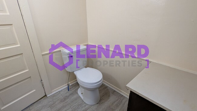 Building Photo - Lovely One Bedroom House!