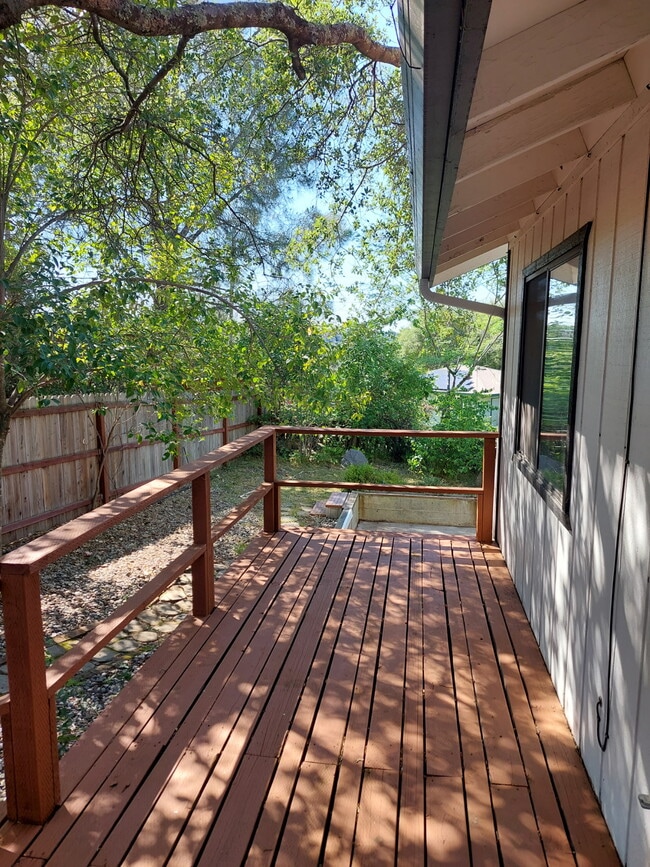 Building Photo - 3838 Los Santos Dr