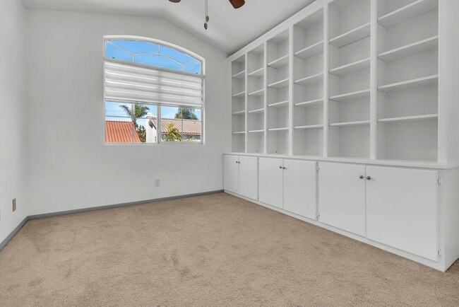 Building Photo - 5764 Kylie Ave