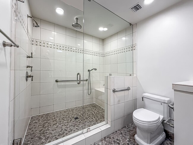 Building Photo - Upgraded Sherman Oaks 4+4 home - Ready for Move In!