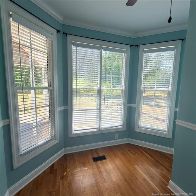 Building Photo - 3686 Linden Rd