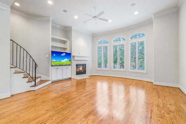 Building Photo - 2301 Park St