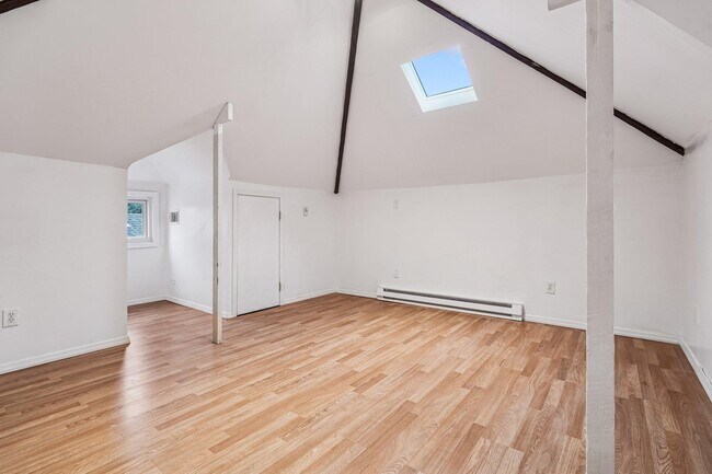 Building Photo - 1154 Anderson Ave