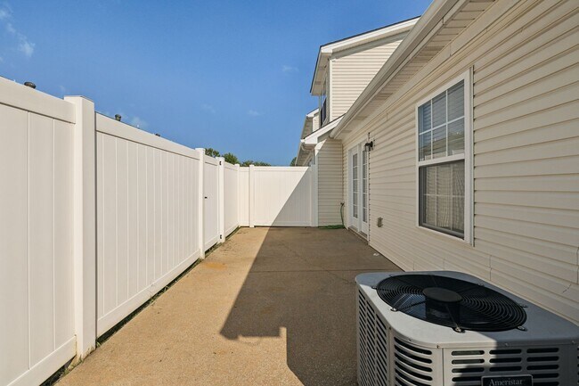 Building Photo - 118 Lancaster Gate Pl