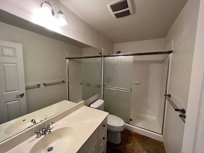 Building Photo - 3 Bed/2.5 Bath Townhome with Garage at Kai...