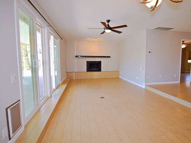 Building Photo - Cozy 3 bed 2 bath Cathedral City home