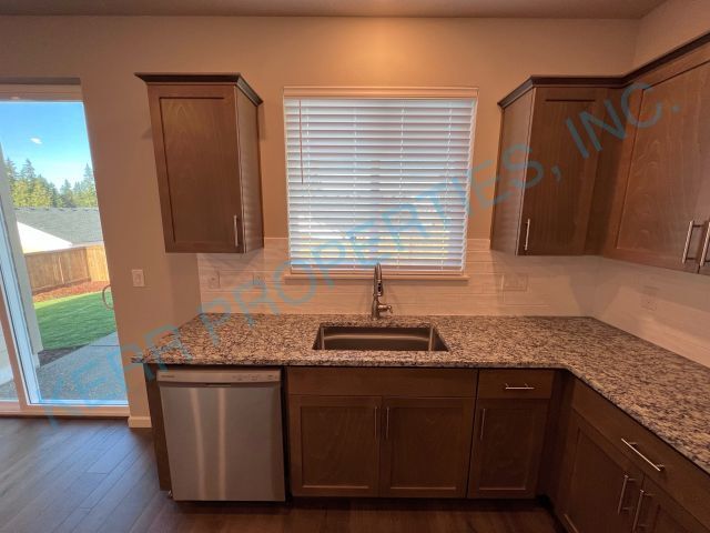 Building Photo - 37433 Sockeye St