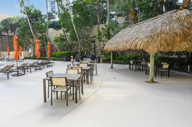 Building Photo - 540 Brickell Key Dr