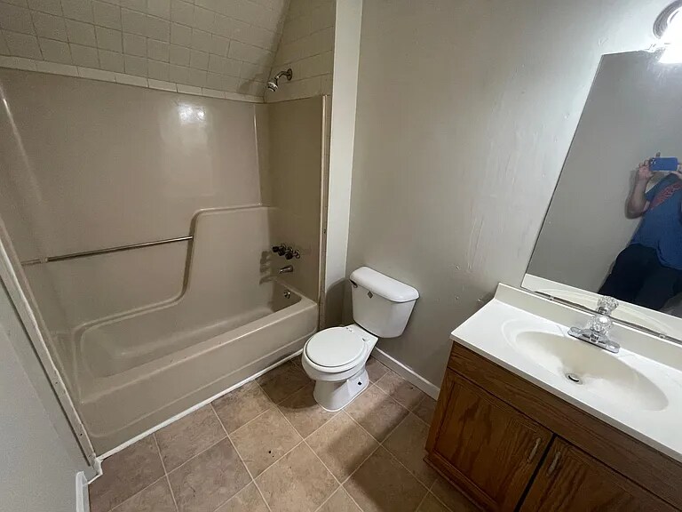 Building Photo - 3587 Midway Rd