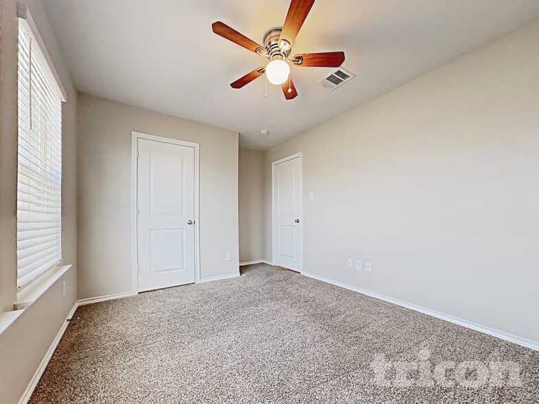 Building Photo - 1904 Strongbark Dr