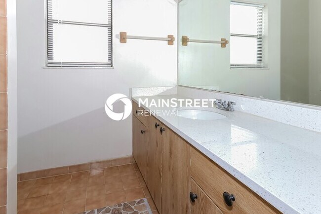 Building Photo - 3 Bedroom Pet-Friendly Home in Port St. Lu...
