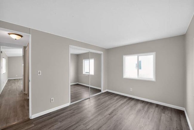 Building Photo - 436 4th Ave