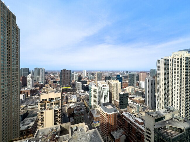 Building Photo - 10 E Ontario St