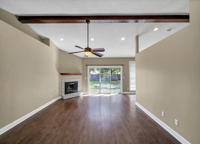 Building Photo - 4469 Parkwood Square