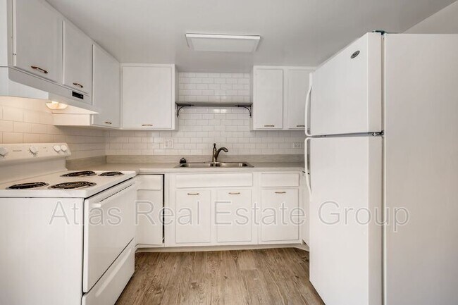 Building Photo - 10765 W 7th Pl