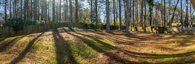 Building Photo - 151 Lakeside Dr NW