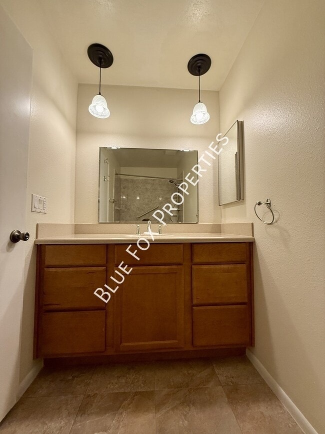Building Photo - 4635 E Camino Rosa